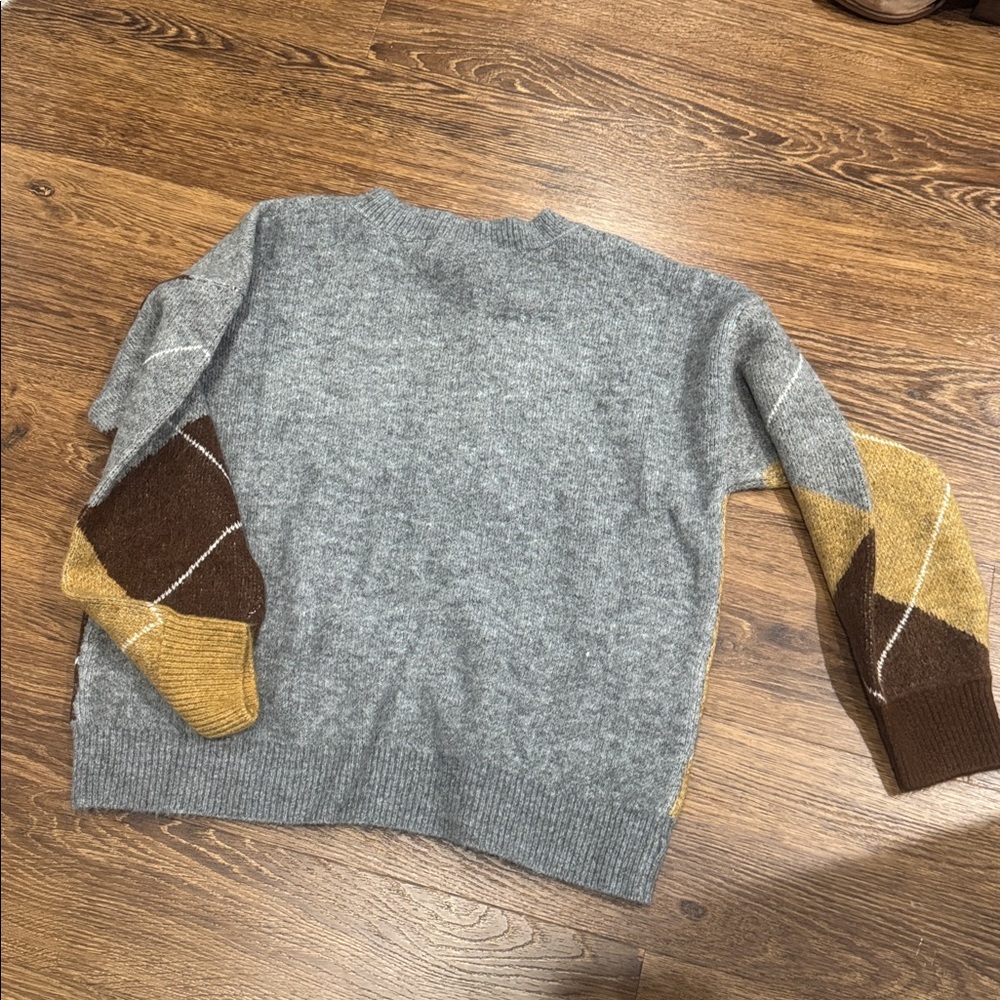 Stitch and feather Argyle Patterned Gray Sweater - image 3